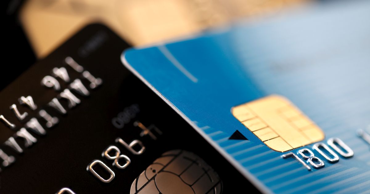 クレジットカードはまとめるべき？メリットや注意点を解説