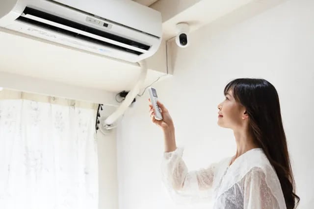 エアコンの送風機能とは？冷房や暖房などとの違いや電気代を抑える使い方を解説