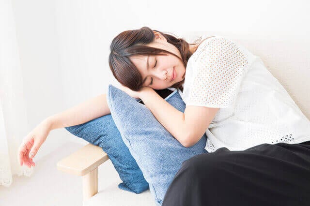 食後に眠気に襲われる！どうしたらランチ後に眠くならないのか知りたい