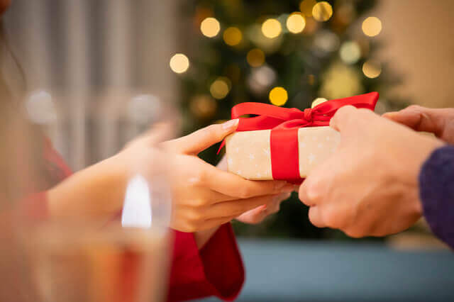 クリスマスプレゼントは何を選べば良い？彼氏・夫に贈るおすすめプレゼント